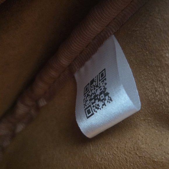 MCM Small Aren Shoulder Bag - Picture 7 of 13